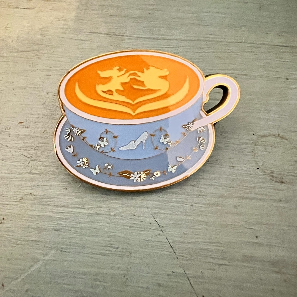 Cinderella Latte Pin